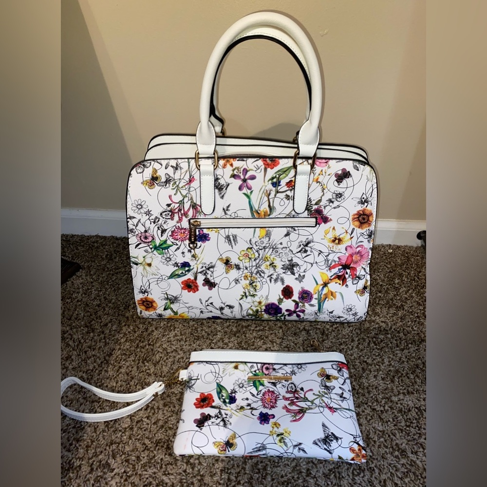 White flower print shoulder bag
